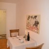 Kuchnia w Apartamencie Przystań jest otwarta - nie ma drzwi