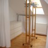 Apartament Ustka, Apartament Przystań - w garderobie na górnym poziomie znajdują się dwie obszerne komody